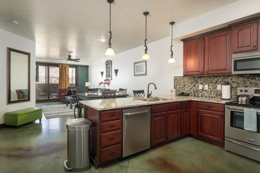 Luxury Downtown Rental Moab Luaran gambar
